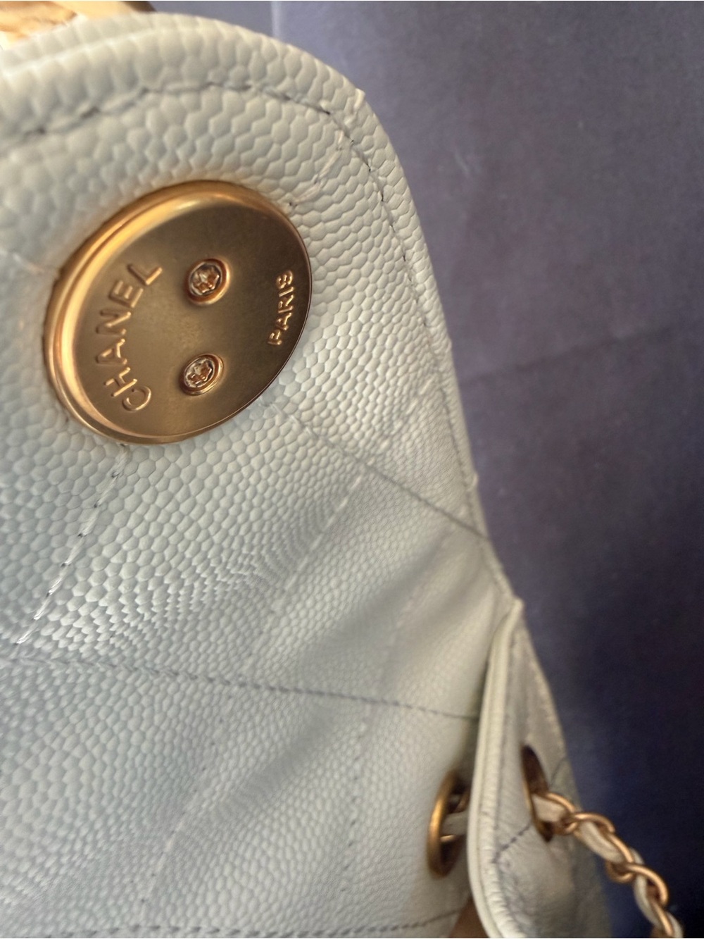White Quilted Leather Drawstring Shoulder Bag - Picture 4 of 11